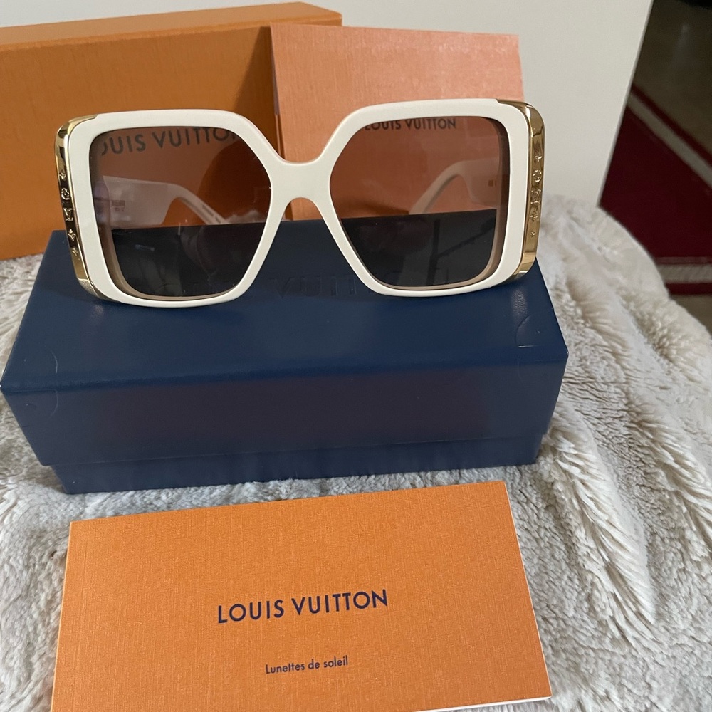 Brand New Authentic Louis Vuitton Moon Square Sunglasses